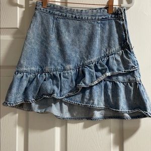 Hollister Distressed ruffle mini skirt